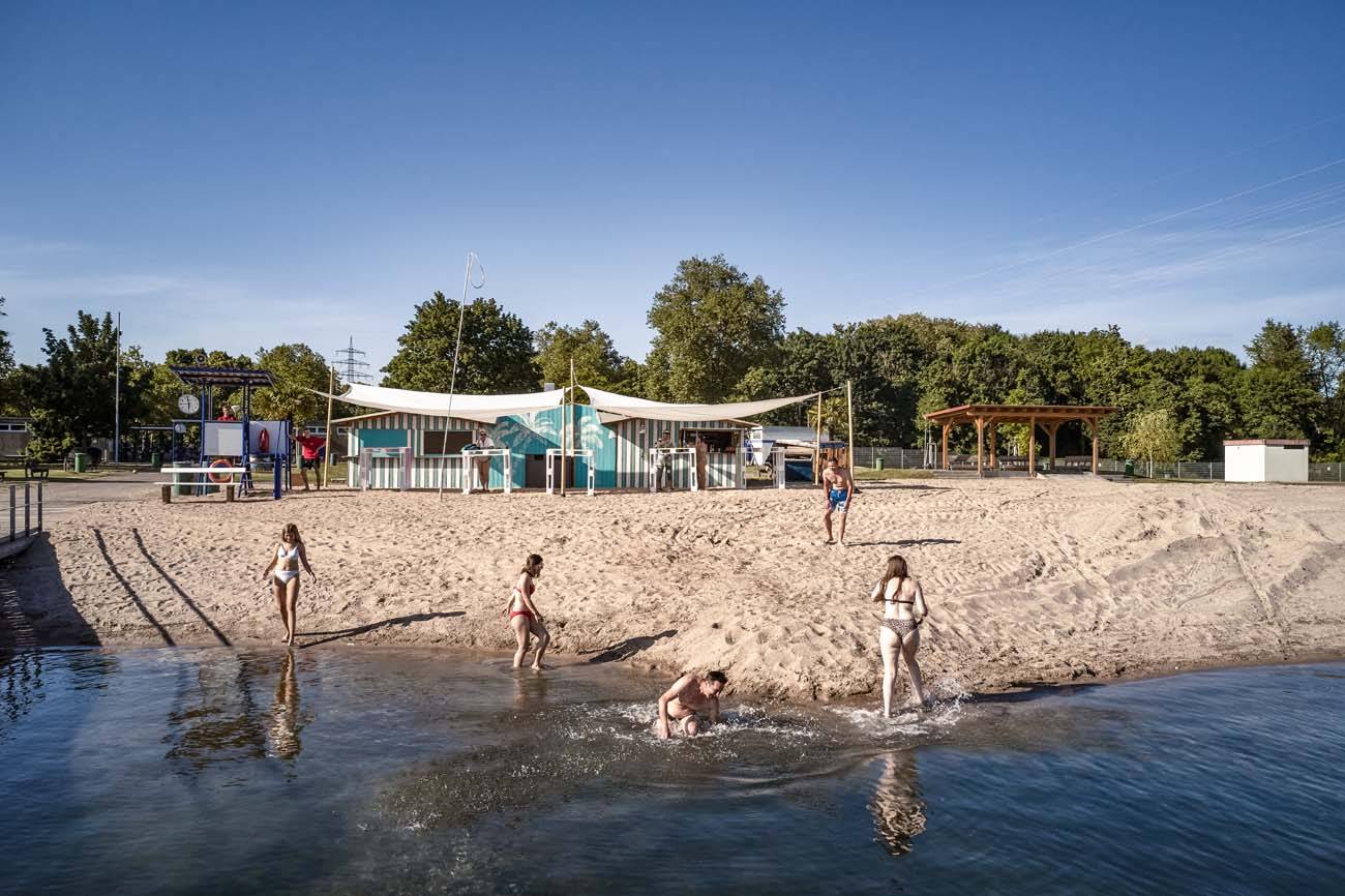 Kinder beim Baden
